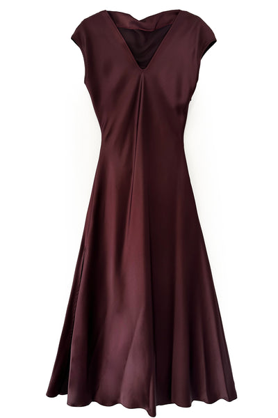 Елегантна рокля в цвят меласа